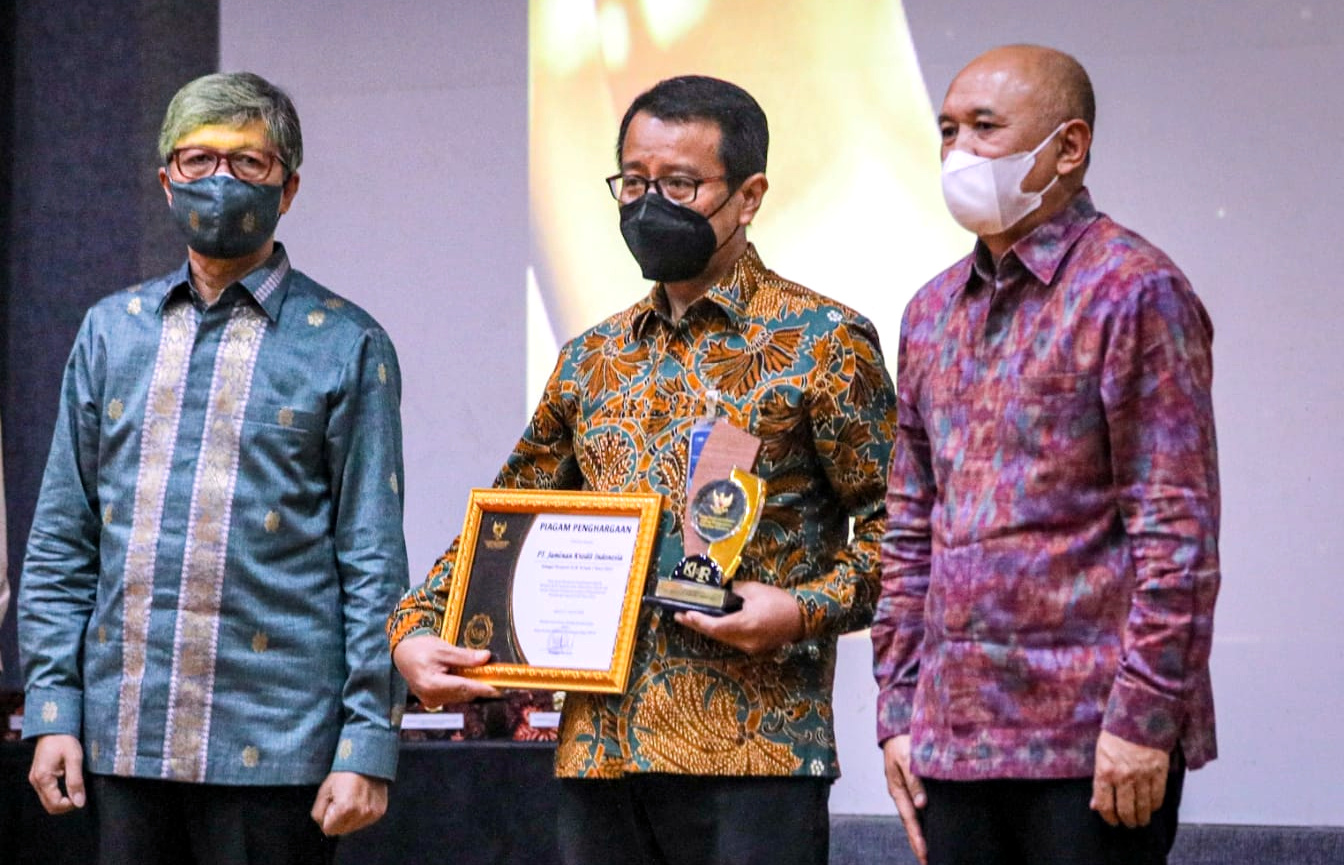 Jamkrindo Raih Penghargaan KUR