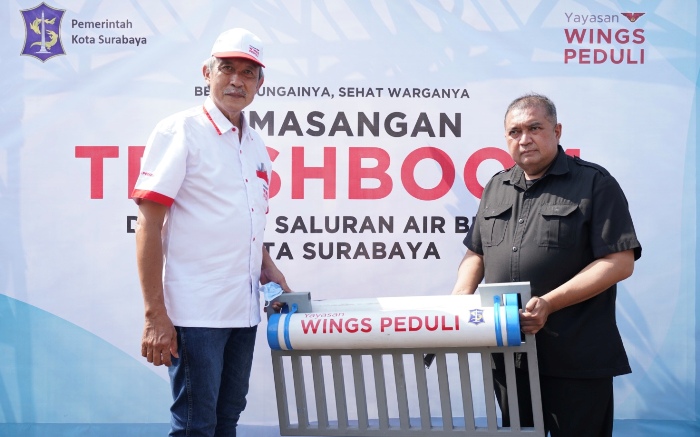 Gandeng Pemkot Surabaya, Yayasan Wings Peduli Pasang Trash Boom Di 5 Titik