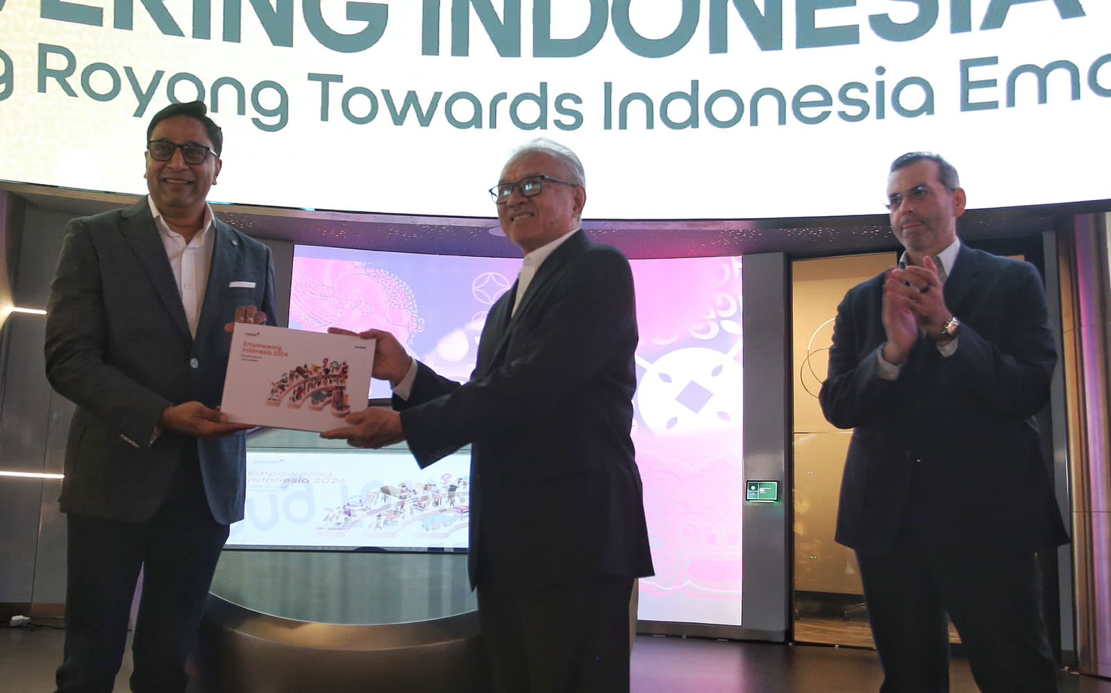 Indosat Ooredoo Hutchison Luncurkan Empowering Indonesia Report 2024, Dorong Pemanfaatan AI untuk Pertumbuhan di Luar Metropolitan