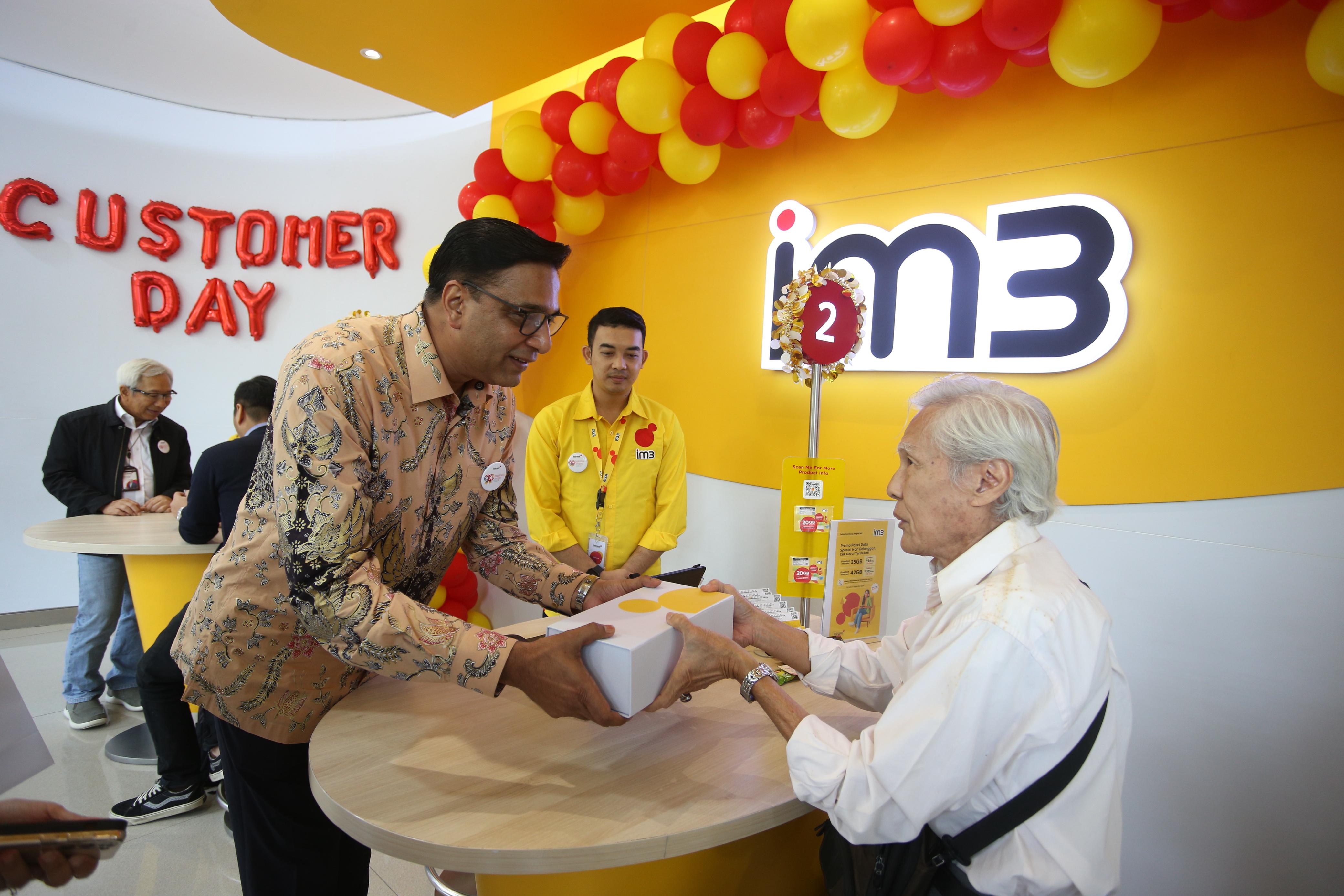 Indosat Ooredoo Hutchison Tegaskan Komitmen Ketulusan Tanpa  Akhir di Hari Pelanggan Nasional 2024