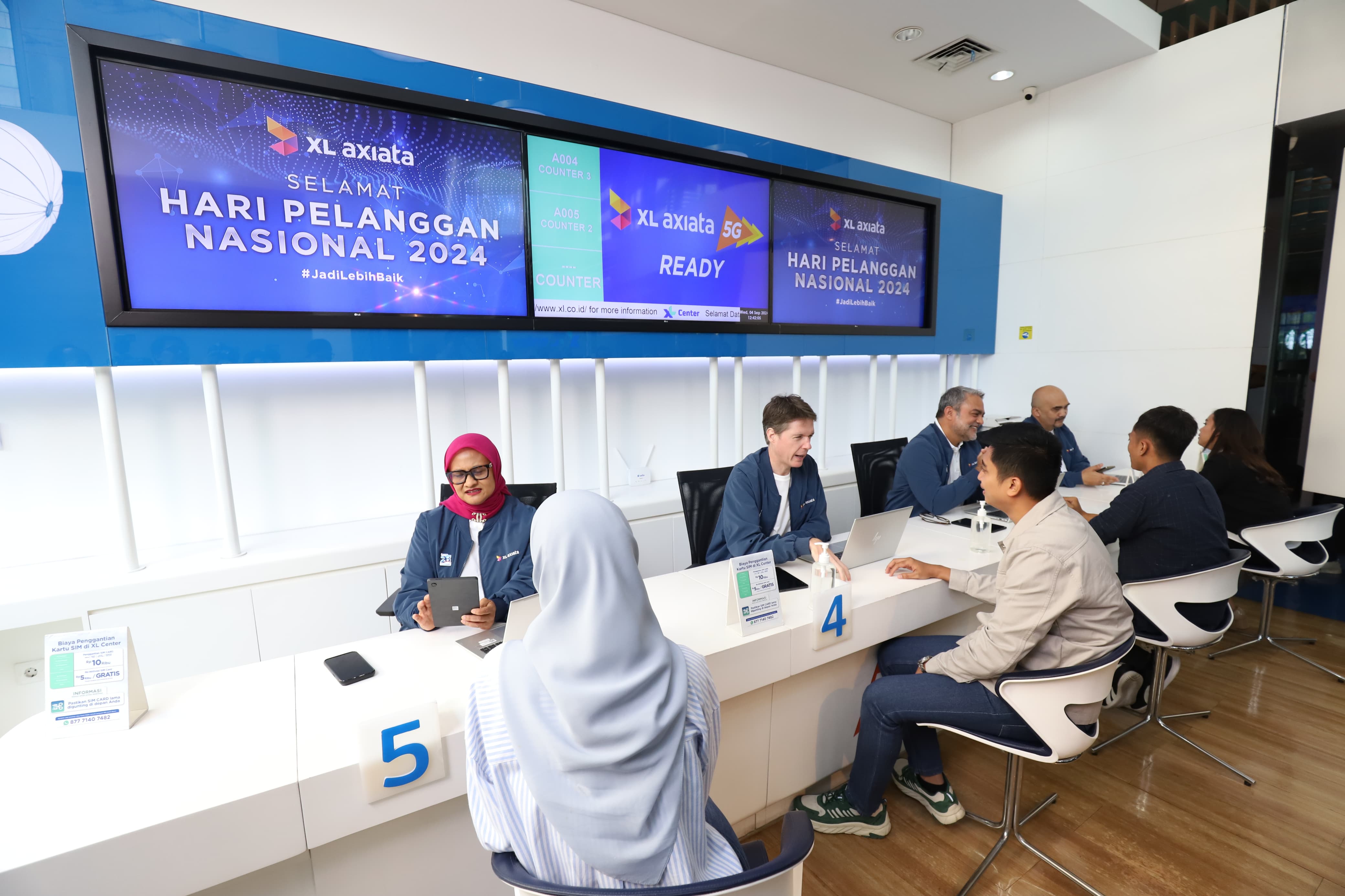 Revolusi Pengalaman Pelanggan XL Axiata Rayakan Hari Pelanggan Nasional 2024 dengan Promo Ekslusif dan Ragam Fitur AI