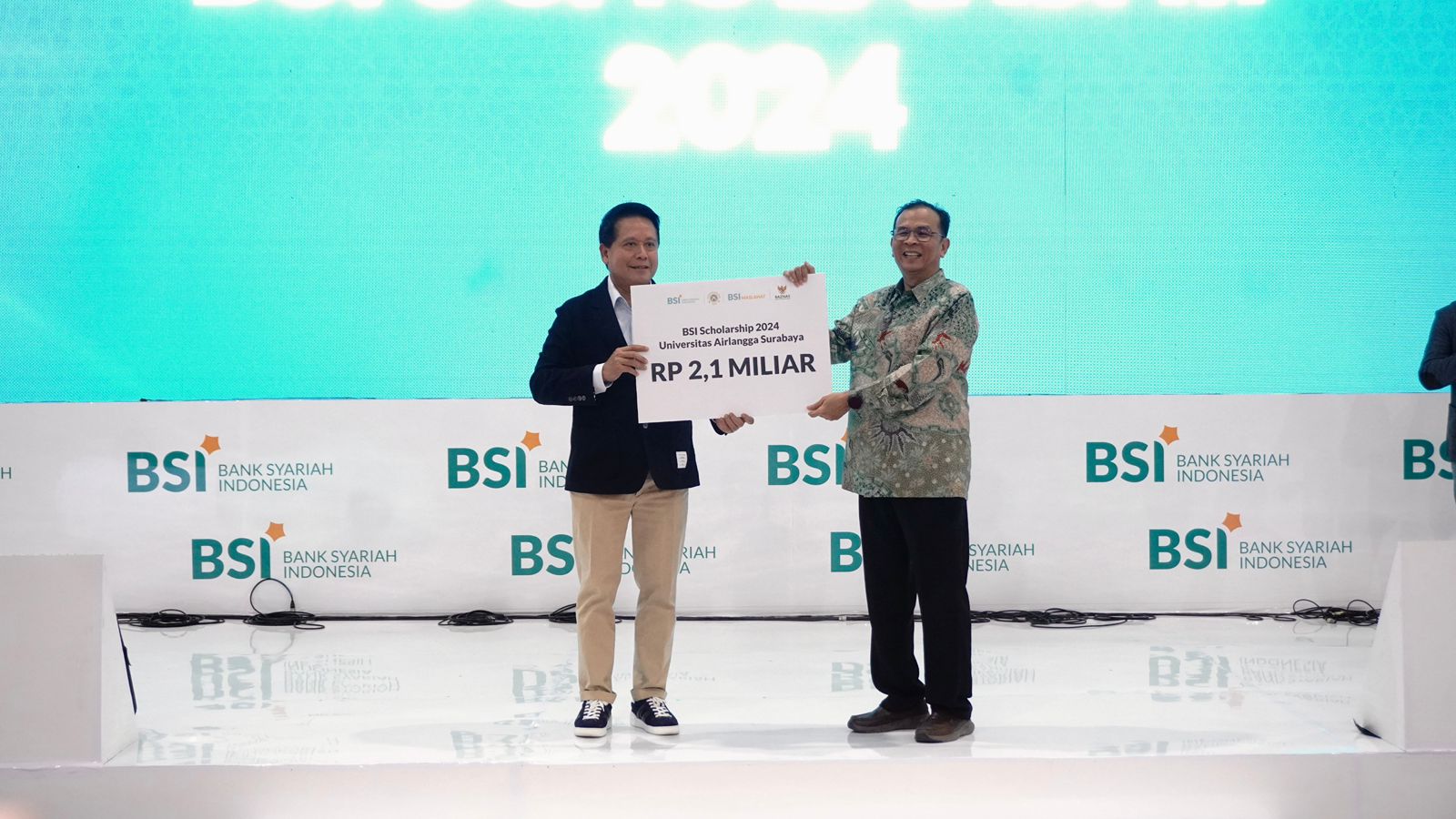 BSI Dorong Literasi Keuangan Syariah di Jawa Timur dan Berikan 2,1 Miliar bagi Mahasiswa Berprestasi