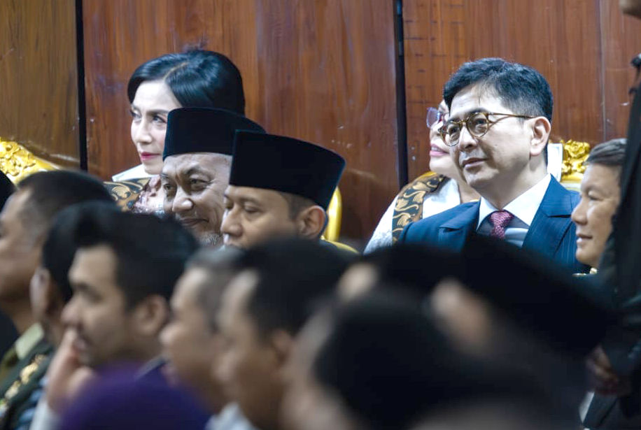 Ketua Kadin Hadiri Pelantikan