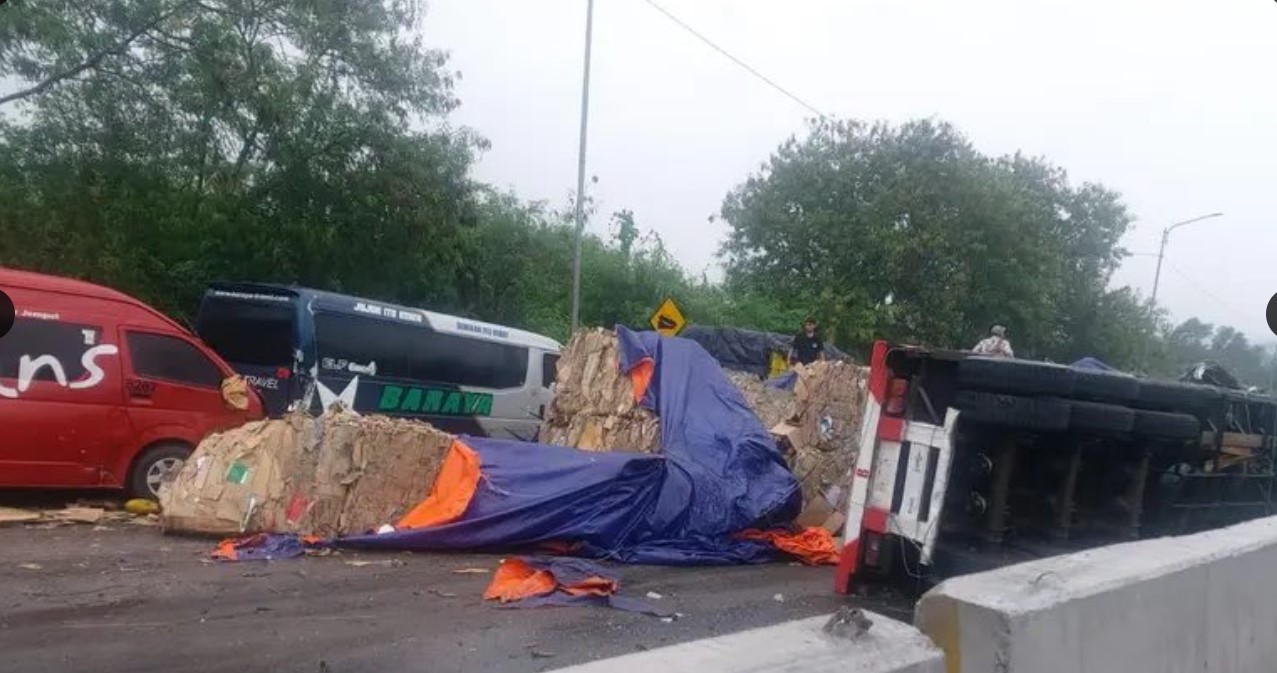 Berkaca pada Kecelakaan di Cipularang, Kemenhub Tingkatkan Penegakan Hukum Terhadap Perusahaan Truk Tak Patuh Uji KIR