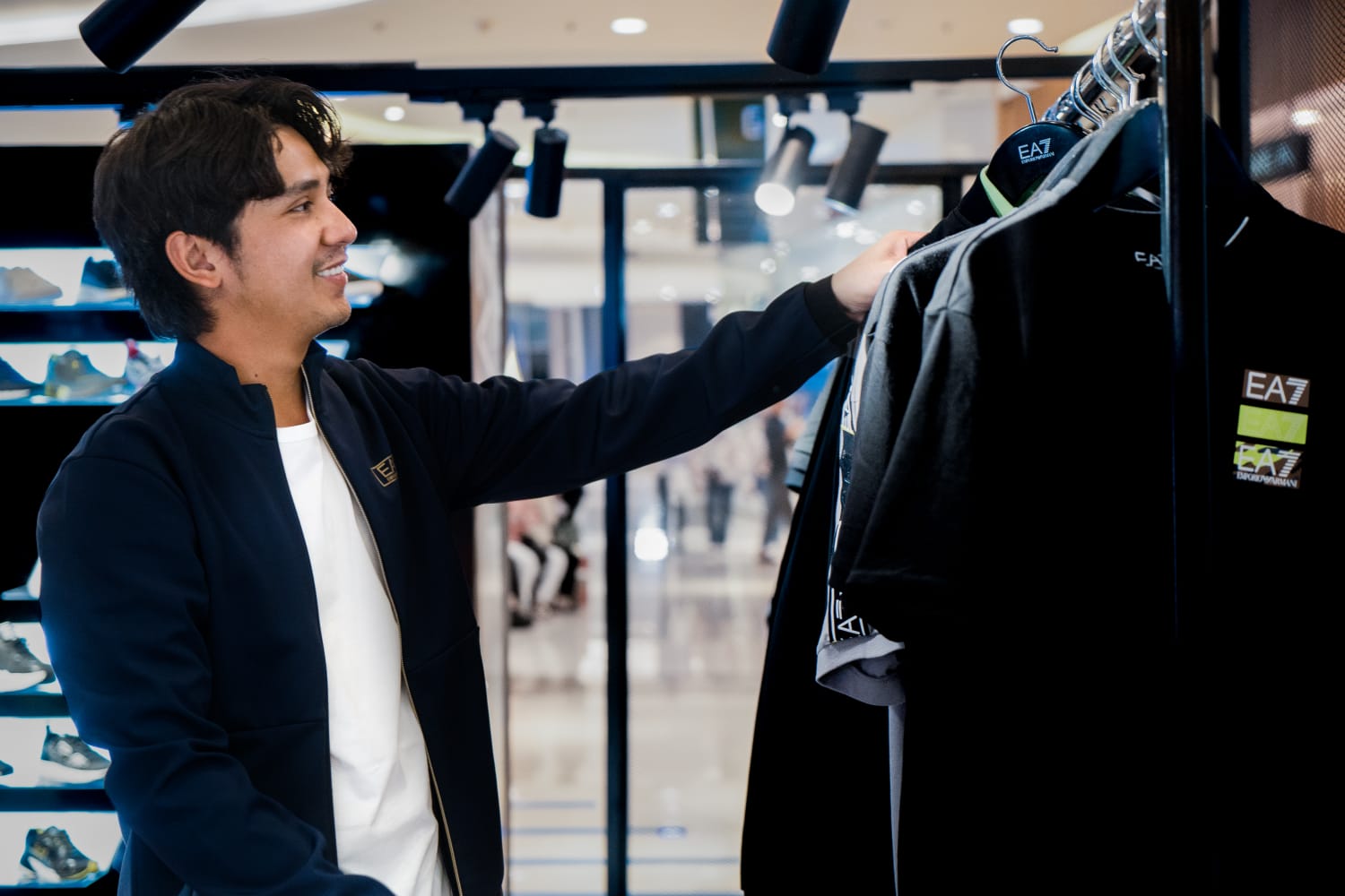 EA7 Emporio Armani Hadirkan Pop-Up Store Eksklusif di Central Park Mall