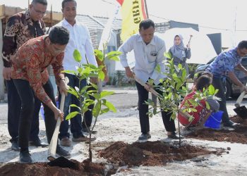 BTN Berikan CSR Pohon