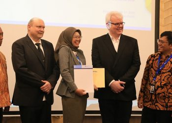 Astra Luluskan 10 German Bachelor Profesisonal