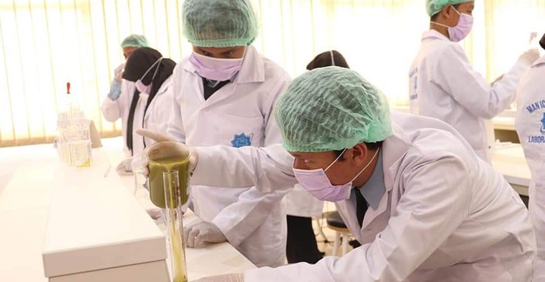 Hand Sanitizer Buatan Siswa Madrasah Aliyah