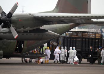 Sterilisasi Pesawat Pengangkut Alkes Covid 19 Dari China
