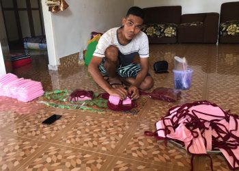 Alih Profesi Jadi Perajin Masker, Ini Sosok Herwadi yang Bertahan di Tengah Wabah COVID-19