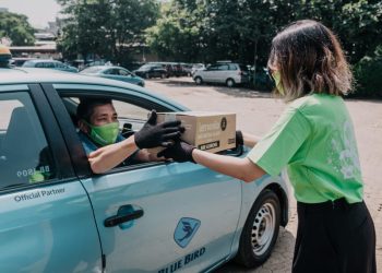 Lemonilo Salurkan Bantuan Untuk Pengemudi Taksi Terdampak Pandemi