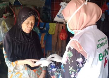 BAZNAS Semprot Disinfektan & Gelar Pengobatan Gratis di Bekasi dan Jaktim