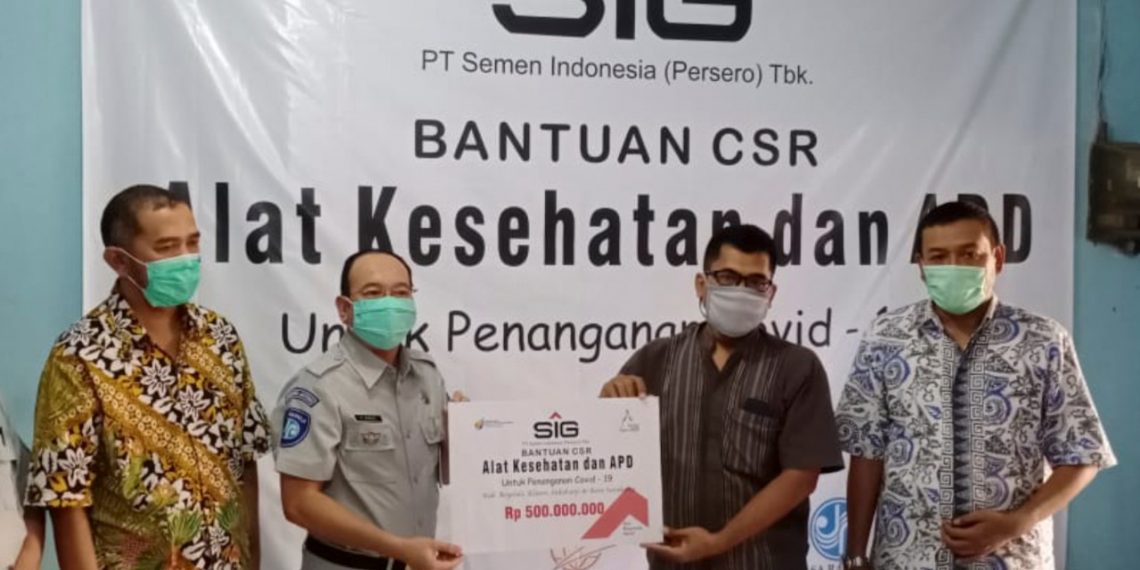 PT Semen Indonesia Tbk Serahkan Bantuan Alkes dan APD di Jawa Tengah