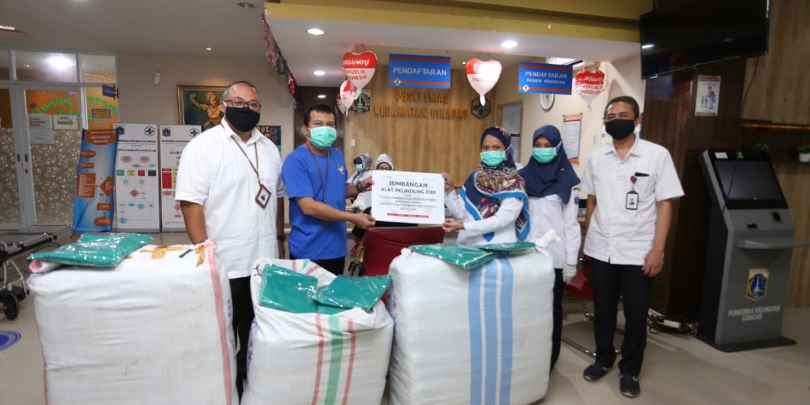 Holding Perasuransian dan Penjaminan Salurkan 500 APD untuk Puskesmas Jakarta Timur