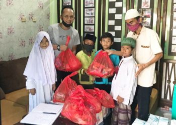 Komunitas “Media Indie Entertainment Peduli Jurnalis” Donasi Paket Sembako Anak Yatim dan Dhuafa