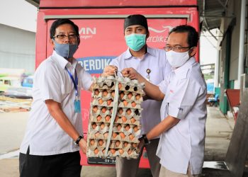 Berdikari dan BGR Logistics Distribusikan 5.040 kg Telur Dukung Program Warung Tetangga