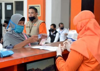 Presiden Tinjau Penyaluran Bantuan Tunai di Bogor