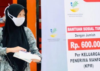 Presiden Tinjau Penyaluran Bantuan Tunai di Bogor