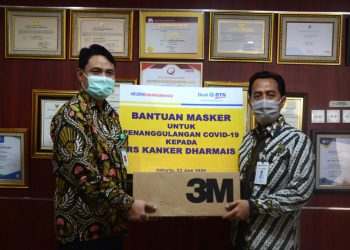 BTN Serahkan Masker ke RS Dharmais