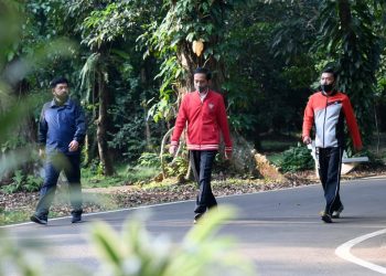 Presiden Berolahraga di Istana Bogor