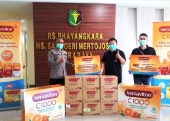 Di Momen Hari Bhayangkara, hemaviton Donasikan hemaviton C1000 ke Dua RS Bhayangkara di Surabaya dan Bandung