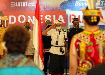 Gunakan Busana Daerah