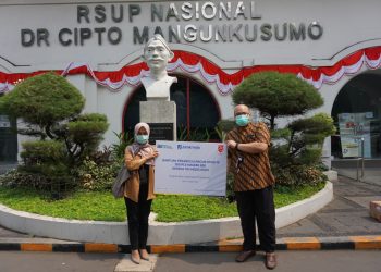 Jamkrindo Beri Bantuan Masker N95 ke RSCM