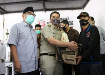 Pemprov DKI Berikan 3.000 Paket Sembako ke Pekerja Seni