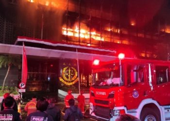 ICW Duga Ada Oknum Sengaja Bakar Gedung Kejagung