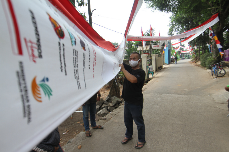 Bendera Dari Tas Banpres