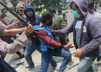 Masa Demo Banten Rusuh