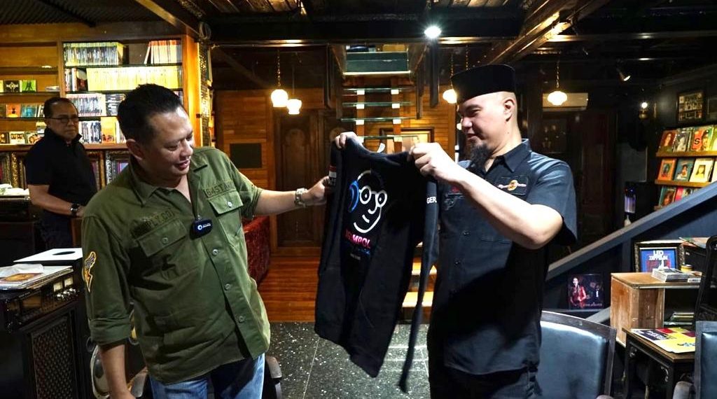 Nge-Vlog Bareng Ahmad Dhani, Ketua MPR Bicara Politik, Barang Antik, hingga UU Ciptaker