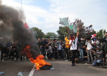 Aksi Tolak Omnibus Law di Jakarta