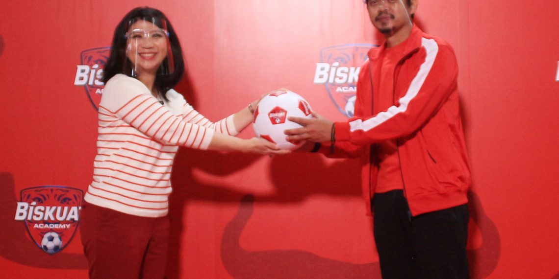 Biskuat Academy Target 15 Ribu Anak Mengikuti Sekolah Bola Online