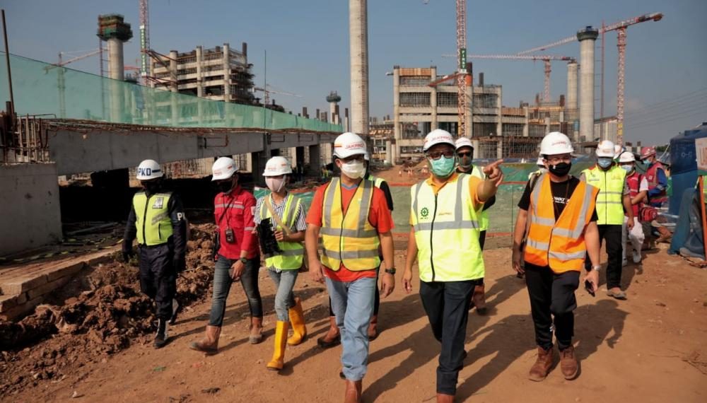 Anies Kunjungi Proyek JIS, Dua Area Lapangan Latih Rampung Desember