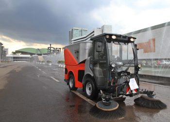 Mobil Penyapu Otomatis di DPR