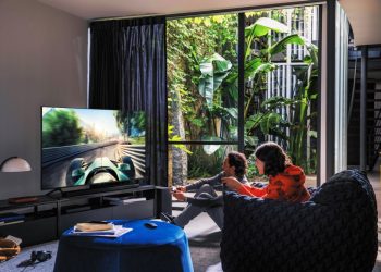 Tips Menikmati Akhir Tahun dengan Samsung QLED 8K TV