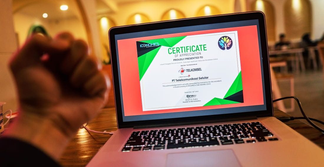 Telkomsel Raih Penghargaan Iconomics CSR Award 2020 di Bidang Tanggap Darurat Covid-19