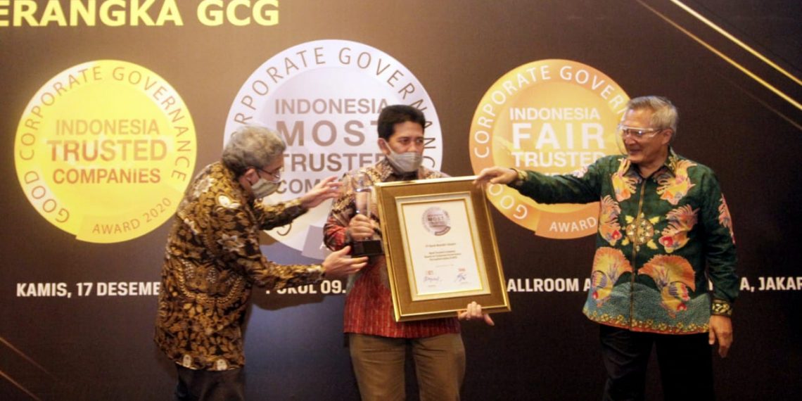 Bank Mantap Raih Penghargaan Most Trusted