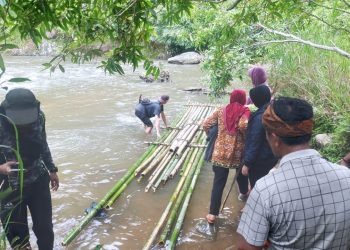 Camat Rimbo Pengadang dan Kades Teluk Dien Larang Pakai Rakit, Dua Lansia Terlantar