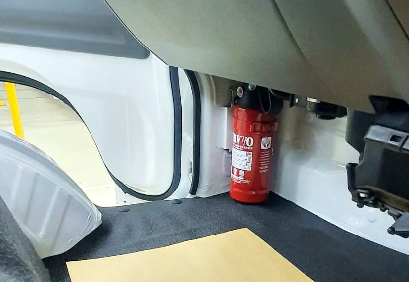 Mobil Suzuki Produksi Tahun 2021 Dilengkapi Alat Pemadam Api Ringan