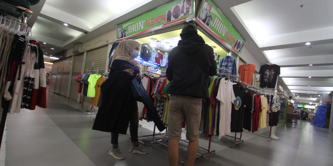 Omzet Harian Pusat Perbelanjaan  Turun