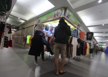 Omzet Harian Pusat Perbelanjaan  Turun