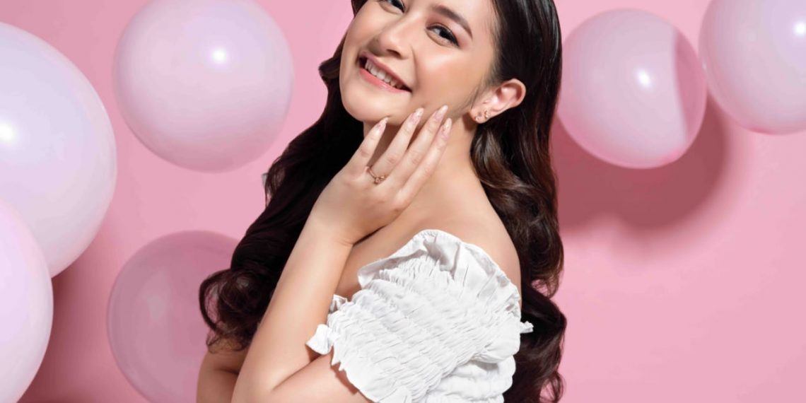 Prilly Latuconsina Luncurkan Merek Perhiasan ILY Gold