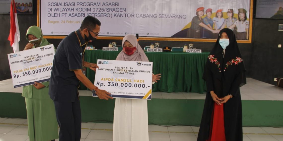 Asabri KC Semarang Salurkan Manfaat Santunan SRKK-Tewas Kecelakaan Untuk Prajurit Kodim dan Anggota Polres Sragen