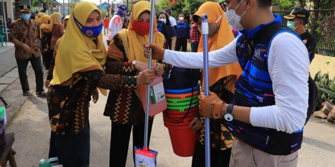 Peduli Banjir dan Sekitarnya Komunitas di BRI Salurkan Bantuan