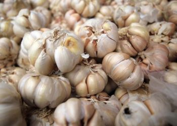 Harga Bawang Putih di Depok Naik, Pedagang Mulai Was-was