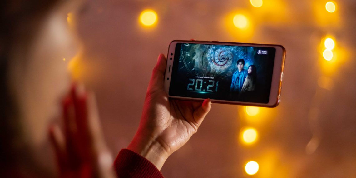 20:21, Serial Unik Terbaru dari MAXstream Original dengan Plot Time Loop Misterius