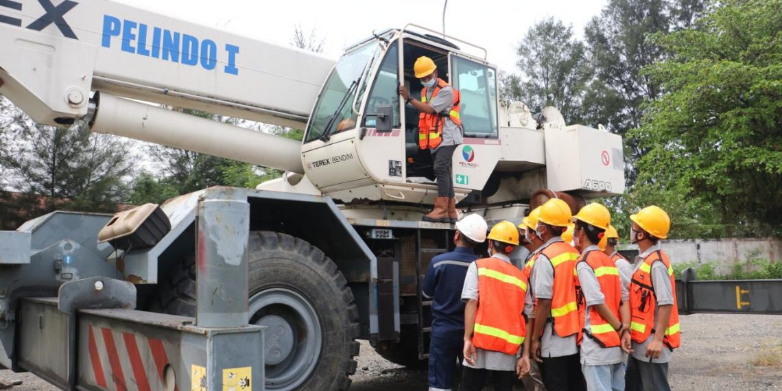 Grup ABM Gulirkan Program Pelatihan Operator Alat Angkut Crane di Meulaboh