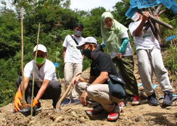 Nayz Selenggarakan Gerakan Tanam 1 Juta Pohon